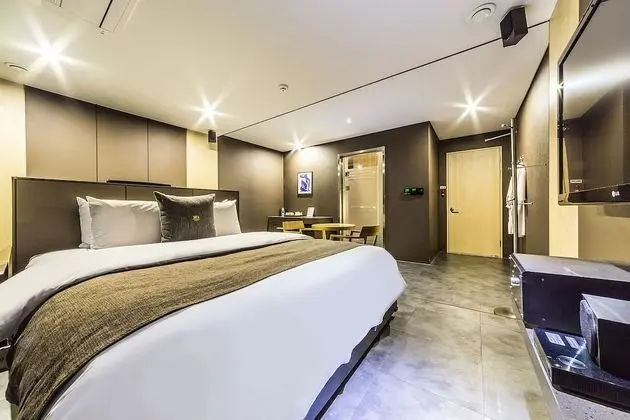 Deluxe Room (Extra fee applies for 2+ consecutive nights stay)