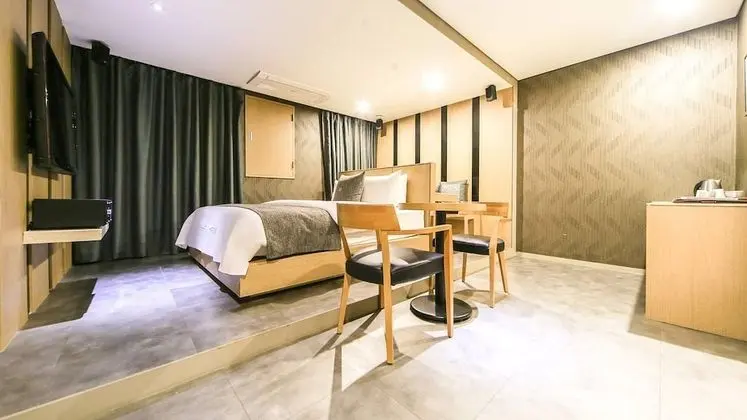 Deluxe Room (Extra fee applies for 2+ consecutive nights stay)