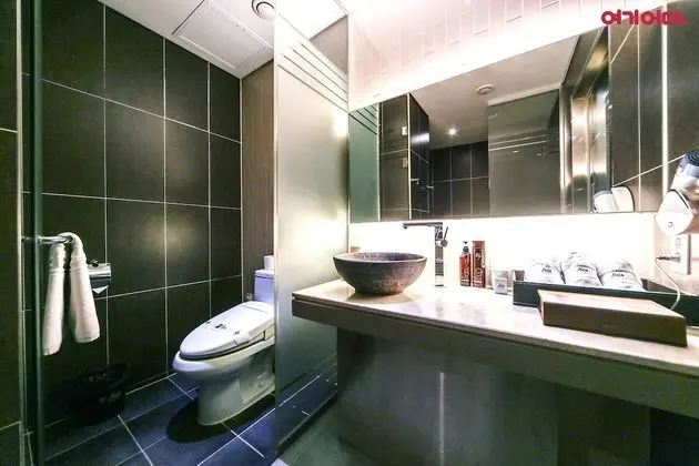 Deluxe Room (Extra fee applies for 2+ consecutive nights stay)