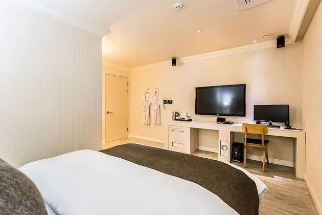 Standard Room (Extra fee applies for 2+ consecutive nights stay)