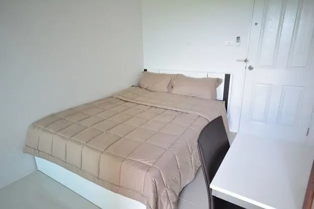 Double Room with No Window