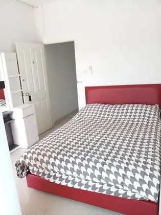 Single Room with No Window