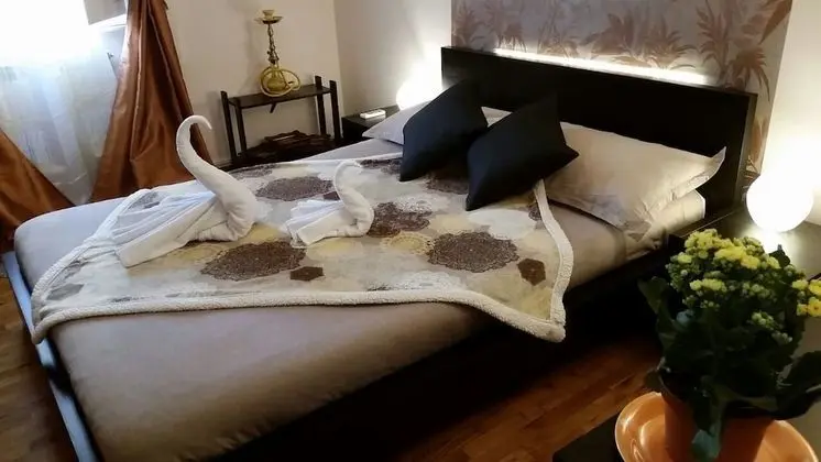 Tek Büyük Yataklı Oda, Ortak Banyo (Gold)