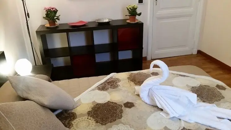 Tek Büyük Yataklı Oda, Ortak Banyo (Gold)