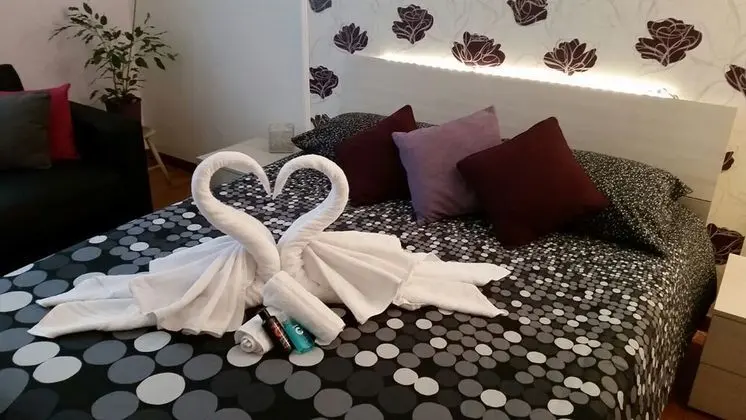 Üç Kişilik Oda, Ortak Banyo