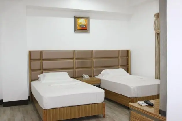 Tek Büyük Yataklı Oda, 2 Tek Kişilik Yatak
