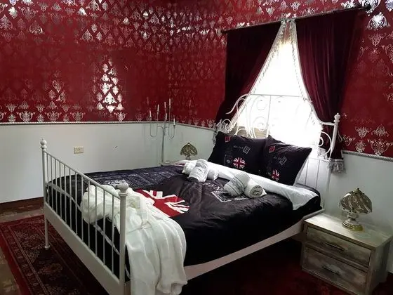 Tek Büyük veya İki Ayrı Yataklı Oda