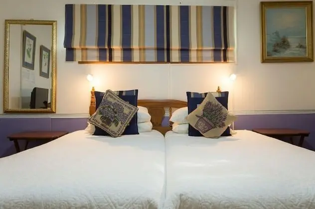 Comfort Tek Büyük Yataklı Oda (En-Suite)