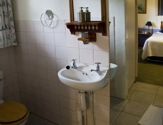 Comfort Tek Büyük Yataklı Oda (En-Suite)