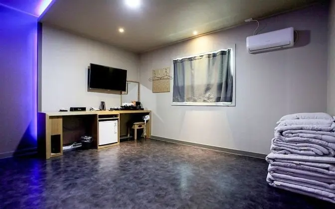 Oda (Korean-style Ondol Room)