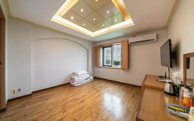 Oda (Ondol room)