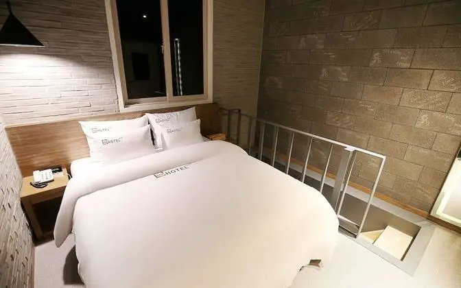 Oda (Suite (Game Air Purifier Netflix Avai)