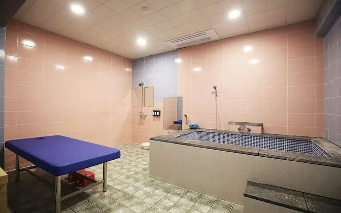 Oda (Suite (Saune Air Purifier Netflix Ava)