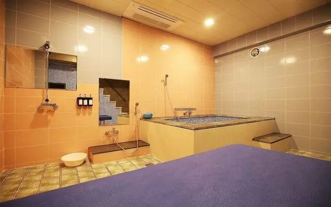 Oda (Suite (Saune Air Purifier Netflix Ava)