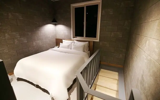 Oda (Suite (Saune Air Purifier Netflix Ava)