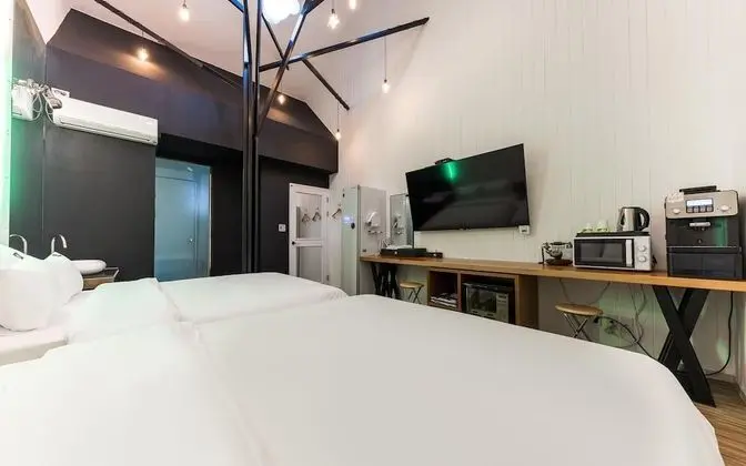 Oda (Semi-private room twin bed (equipped )