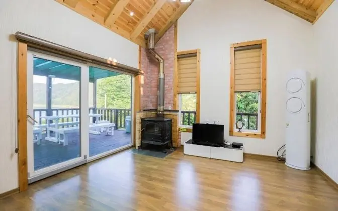 Oda (Separate House )