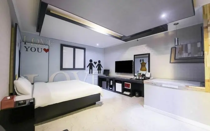 Oda (Unmanned hotel-drive-in)