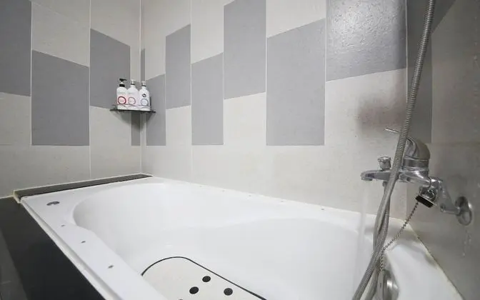 Oda (Unmanned hotel-drive-in)