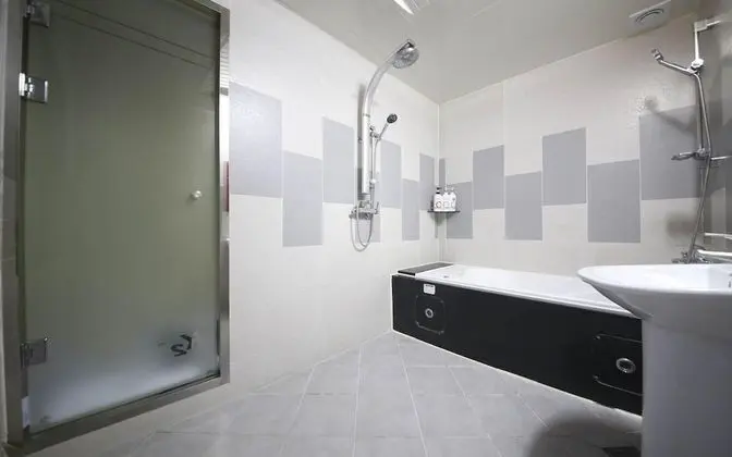 Oda (Unmanned hotel-drive-in)