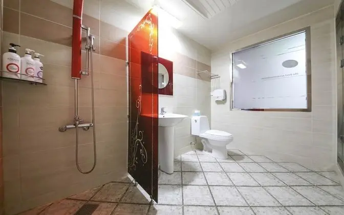 Oda (Unmanned hotel-drive-in)