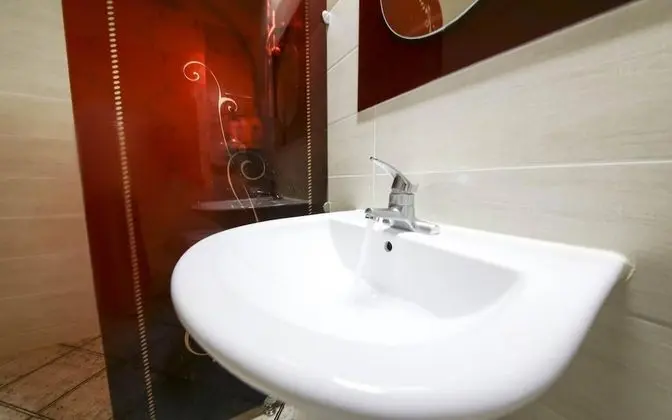 Oda (Unmanned hotel-drive-in)