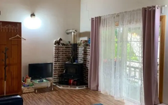 Oda (4 Dong Prague (Unshared House Duplex))