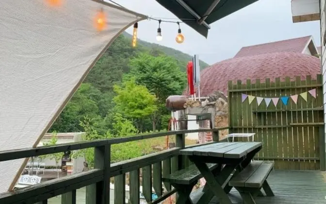 Oda (4 Dong Prague (Unshared House Duplex))