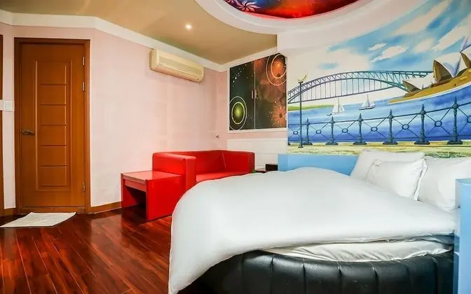 Oda (Round bed (Special room Netflix))