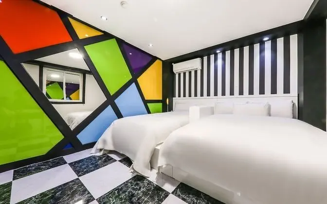 Oda (Twin room (net Netflix available))