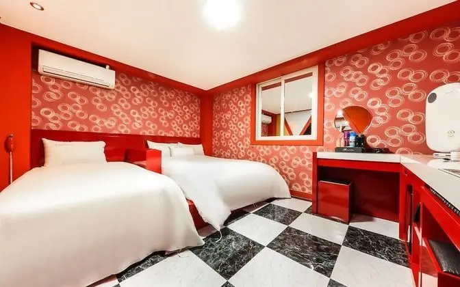 Oda (Twin room (net Netflix available))