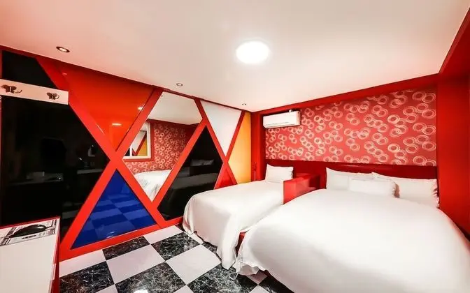 Oda (Twin room (net Netflix available))