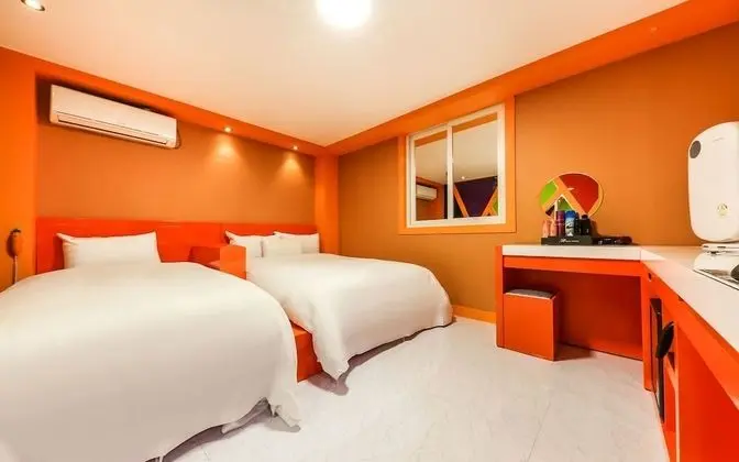 Oda (Twin room (net Netflix available))