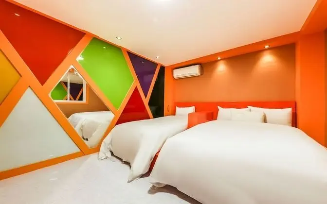 Oda (Twin room (net Netflix available))