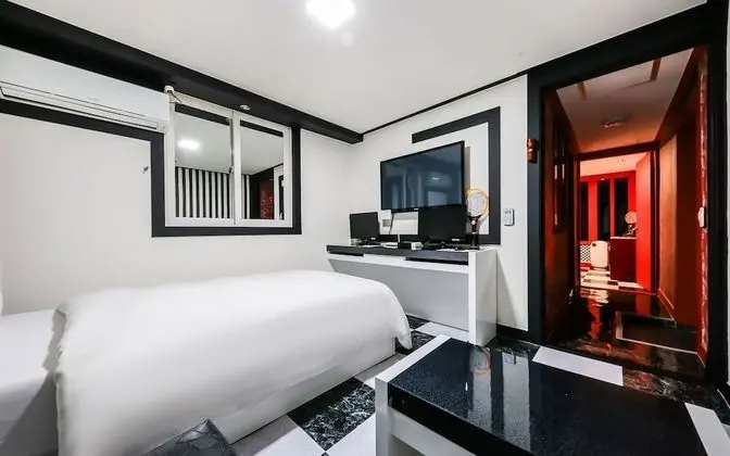 Oda (VIP - Two Rooms (Netflix available))