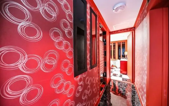 Oda (VIP - Two Rooms (Netflix available))