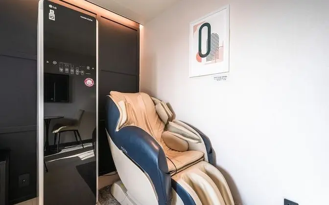 Oda (Premium (Body Friend massage chair lg)