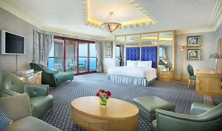 Executive Süit, 1 En Büyük (King) Boy Yatak, Business Dinlenme Salonu Kullanımı (Royal)