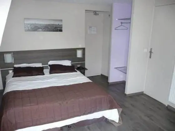 Üç Kişilik Oda