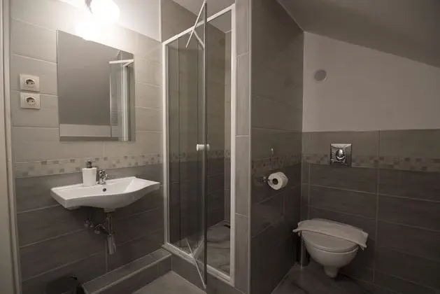 Dört Kişilik Oda, Özel Banyo