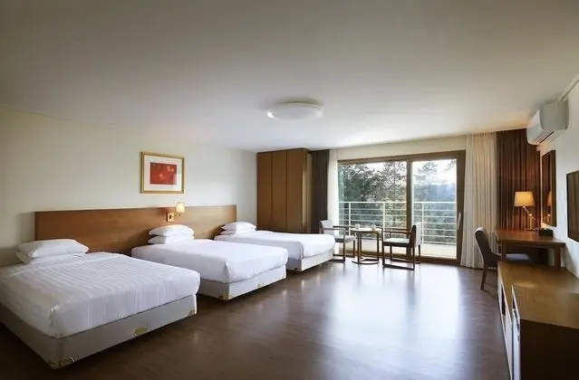 Üç Kişilik Oda, Balkon