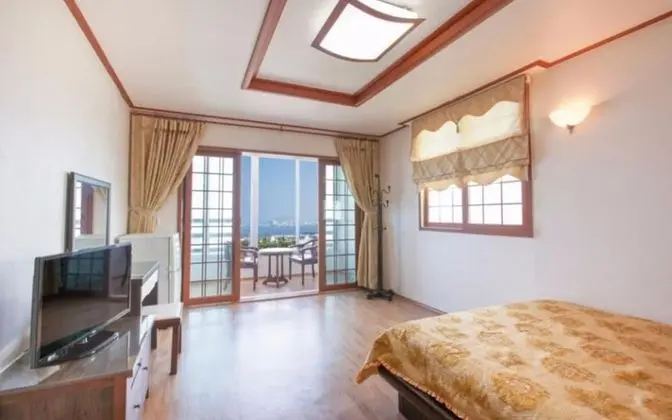 Oda (Sun Resting Place (bed) - 3)