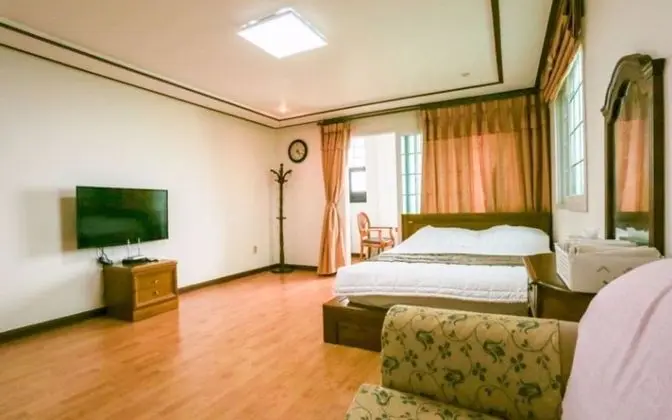 Oda (Room 201)