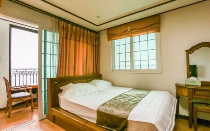 Oda (Room 201)