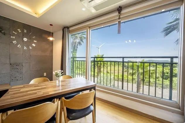 148sqm, Duplex (base occupancy 5, pay onsite 20000 KRW per extra person)