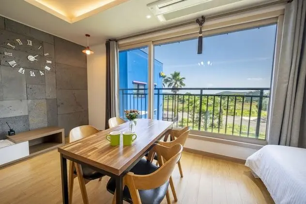 148sqm, Duplex (base occupancy 5, pay onsite 20000 KRW per extra person)