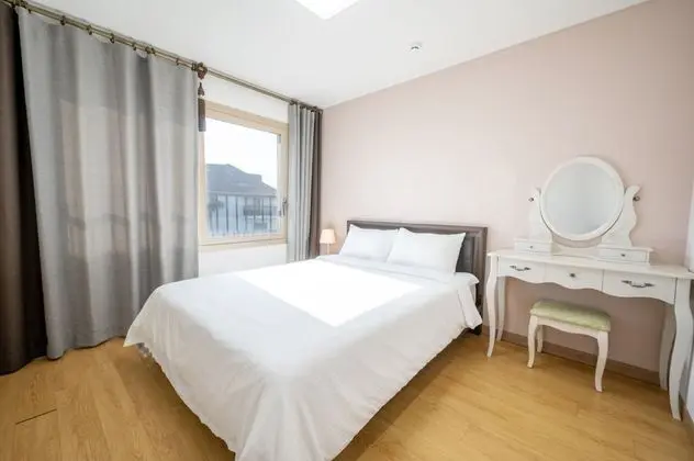 148sqm, Duplex (base occupancy 5, pay onsite 20000 KRW per extra person)