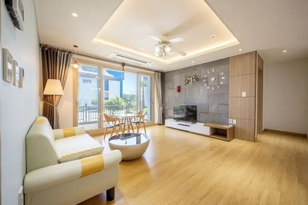 99sqm, A Type (base occupancy 3, pay onsite 20000 KRW per extra person)