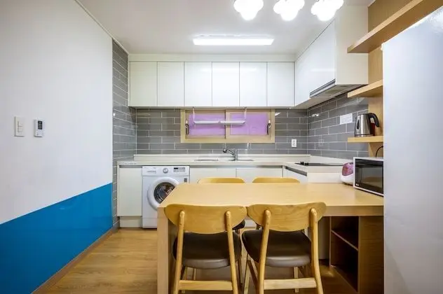99sqm, B Type (base occupancy 4, pay onsite 20000 KRW per extra person)