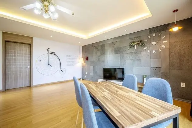 99sqm, B Type (base occupancy 4, pay onsite 20000 KRW per extra person)